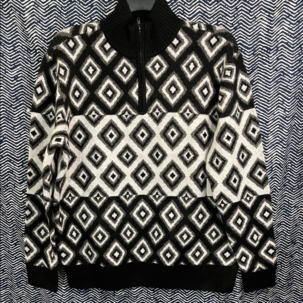 Men's Black and White Diamond Pattern Zip-Up Sweater